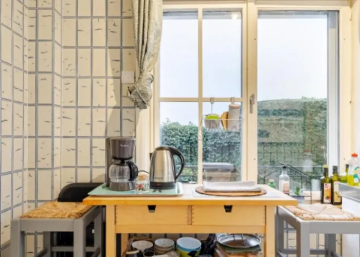 Cosy Close To Bruxelles South Charleroi Airport Lägenhet *