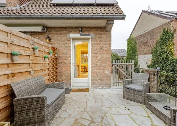 Lägenhet Cosy Close To Bruxelles South Charleroi Airport *